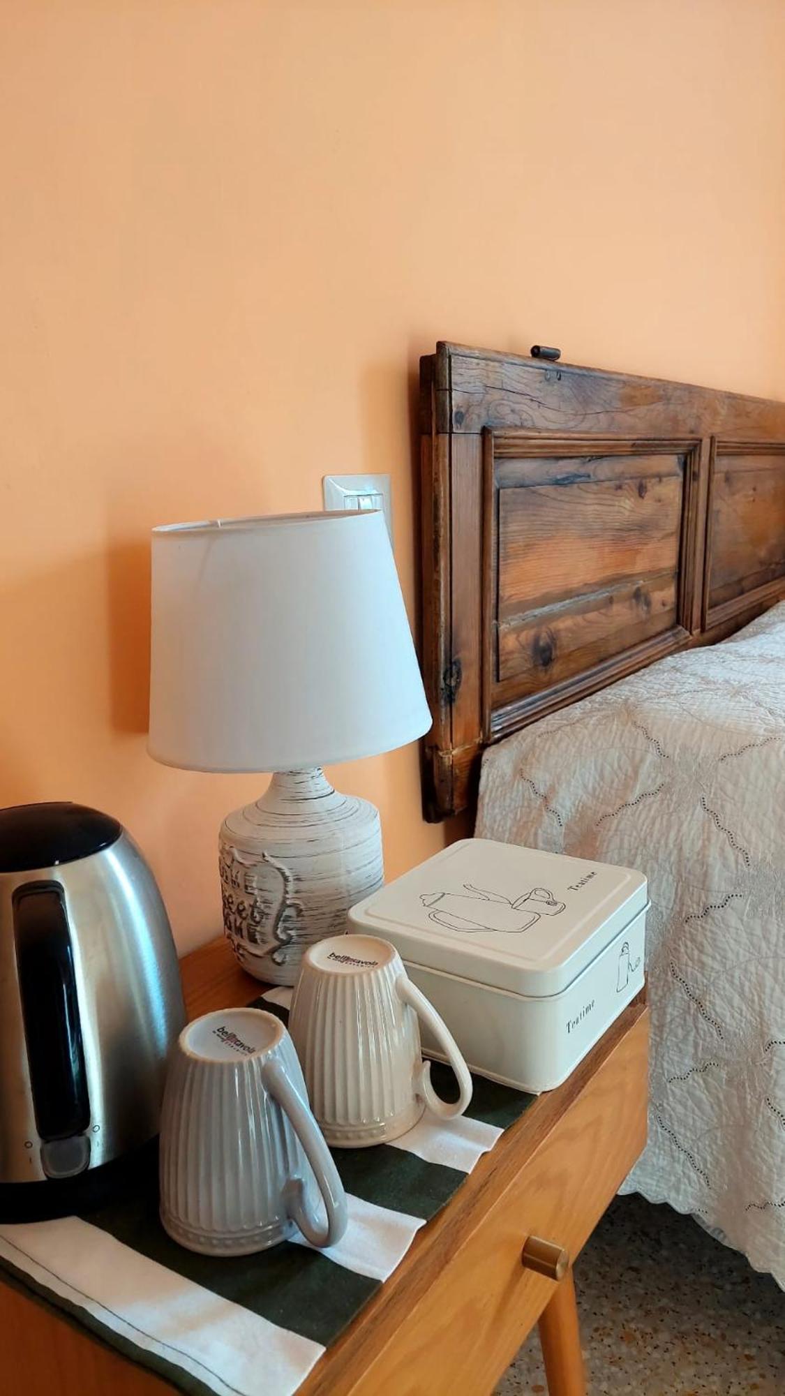 La Casa Del Mago Camere E Appartamenti Pissignano Kültér fotó